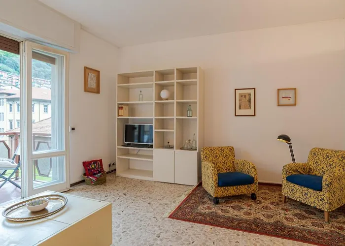 Lovely & Quiet - With Balcony & Parking * קומו
